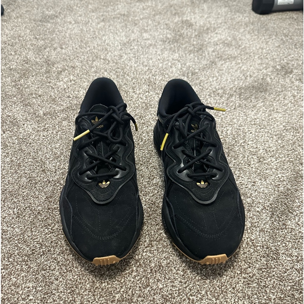 Adidas black
